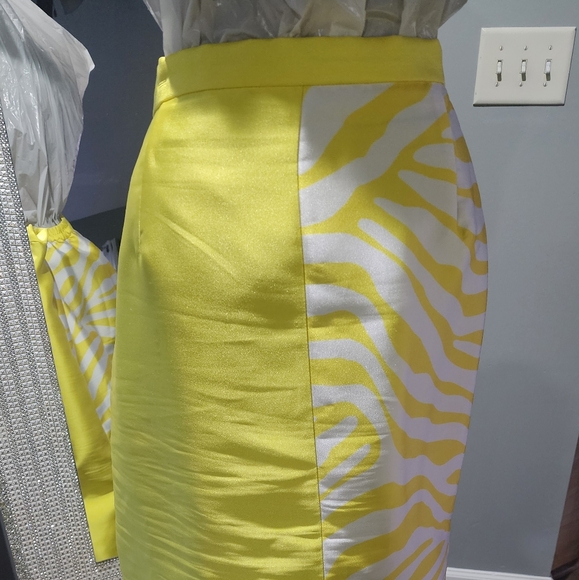 2 piece suit - Picture 2 of 16